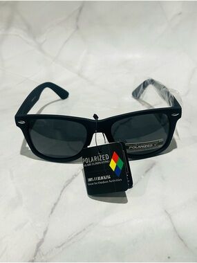 Private Label Black Polarized Men's Sunglasses - Classic Frame